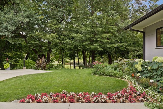 11895 Douglynn Drive, Minnetonka, MN 55343