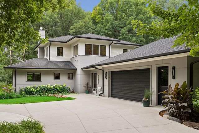 11895 Douglynn Drive, Minnetonka, MN 55343
