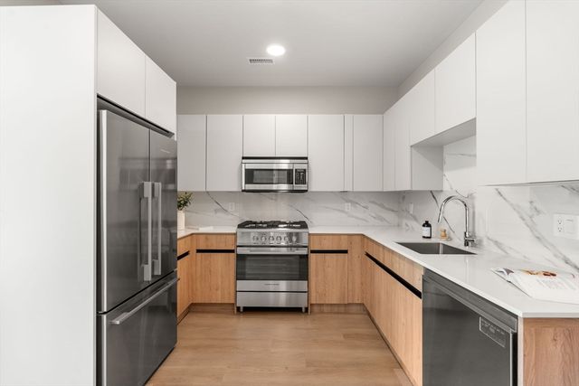 249 Corey Rd 408, Boston, MA 02135