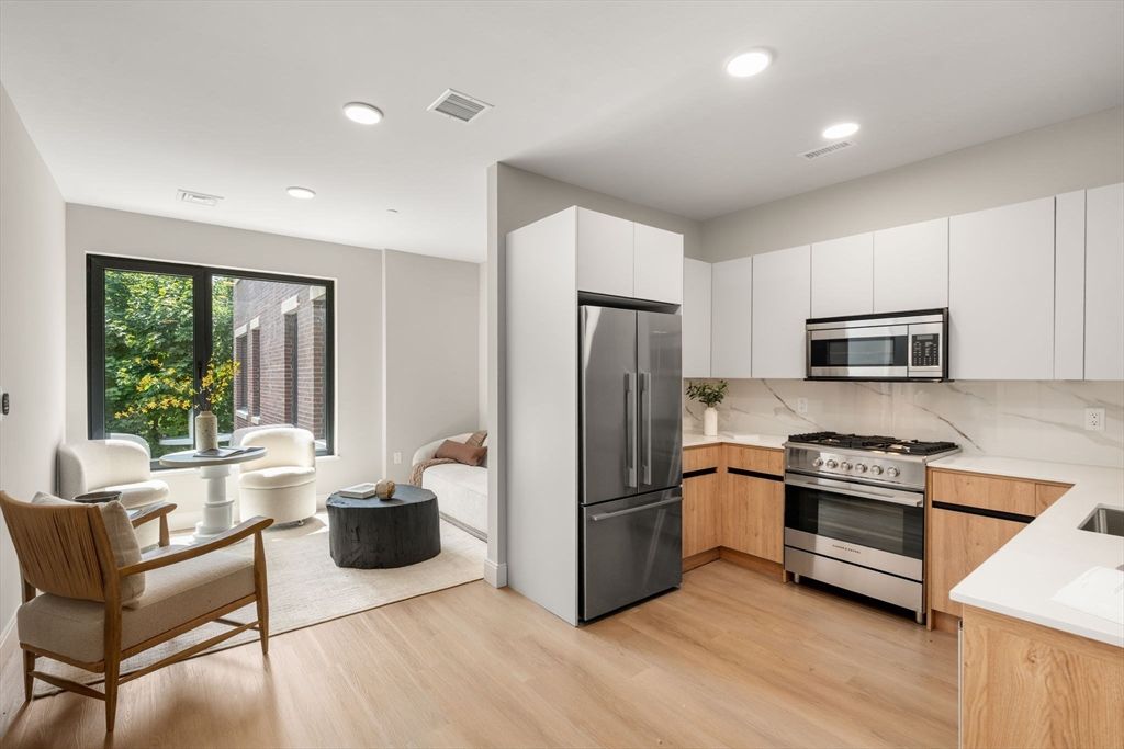 249 Corey Rd 408, Boston, MA 02135