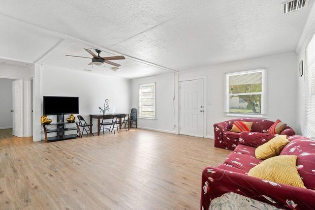 921 43rd Street, West Palm Beach, FL 33407
