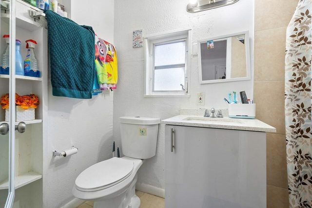 921 43rd Street, West Palm Beach, FL 33407