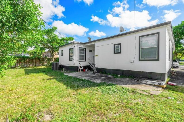 921 43rd Street, West Palm Beach, FL 33407