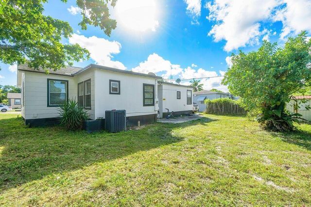 921 43rd Street, West Palm Beach, FL 33407
