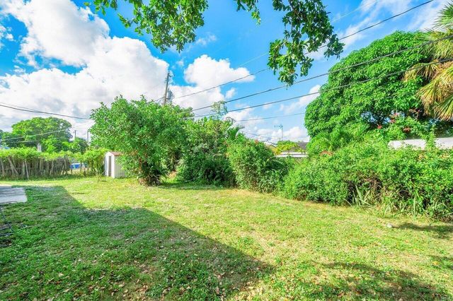 921 43rd Street, West Palm Beach, FL 33407