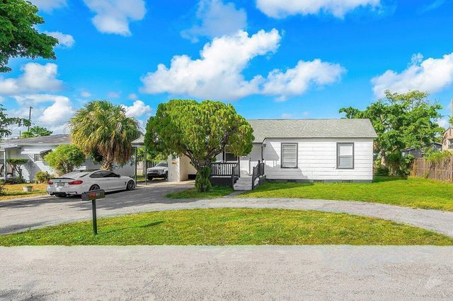921 43rd Street, West Palm Beach, FL 33407