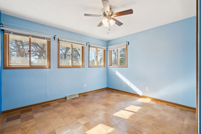 5019 34th Avenue A, Moline, IL 61265