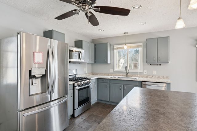 5019 34th Avenue A, Moline, IL 61265