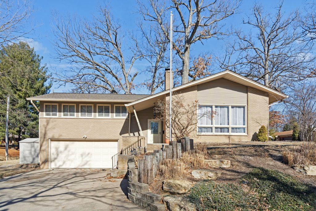 5019 34th Avenue A, Moline, IL 61265