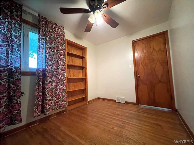 1054 Woodstock Avenue, Tonawanda, NY 14150