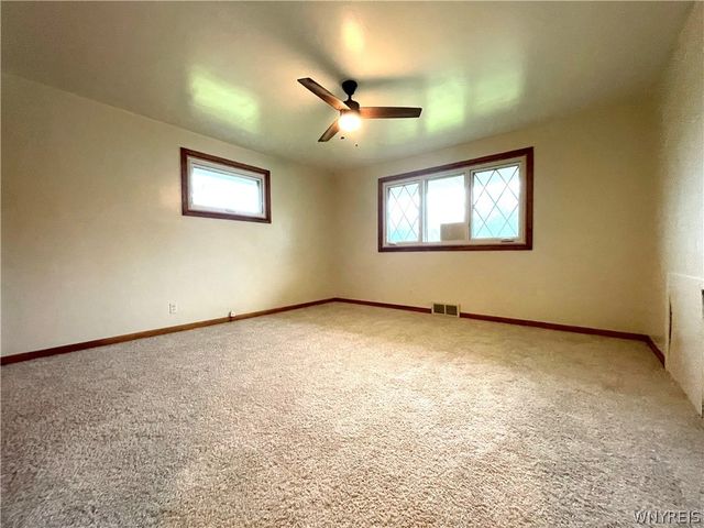 1054 Woodstock Avenue, Tonawanda, NY 14150