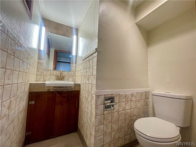 1054 Woodstock Avenue, Tonawanda, NY 14150
