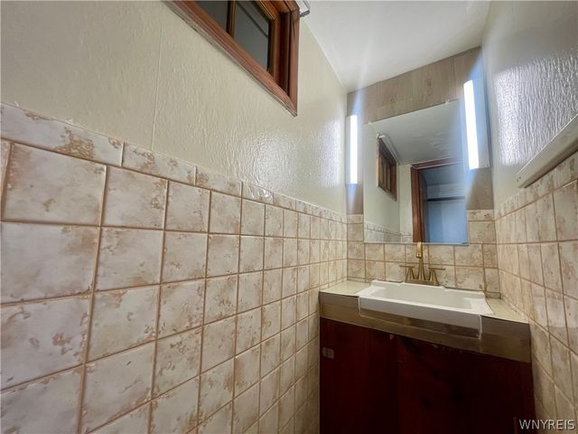 1054 Woodstock Avenue, Tonawanda, NY 14150