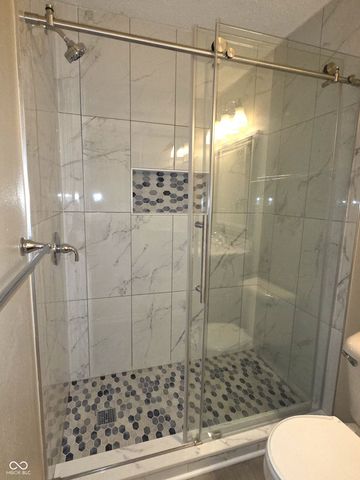 2367 Collins Way, Greenfield, IN 46140