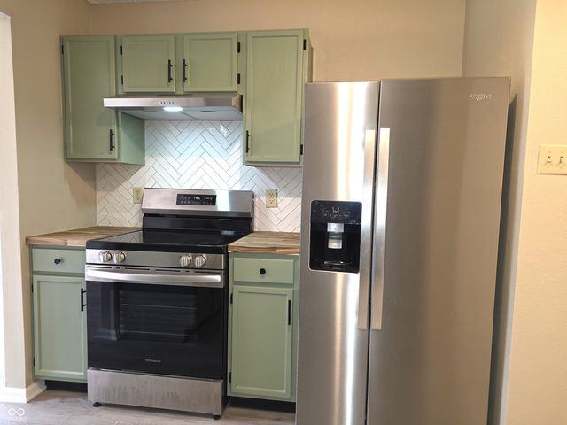 2367 Collins Way, Greenfield, IN 46140