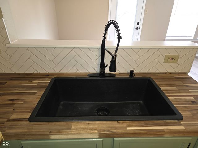 2367 Collins Way, Greenfield, IN 46140