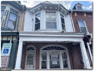 32 E OAK ST, Shenandoah, PA 17976