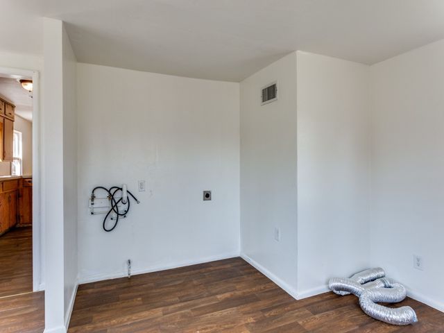 5433 Thomas Lane, River Oaks, TX 76114