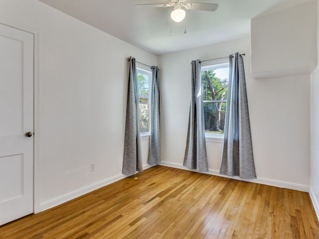 5433 Thomas Lane, River Oaks, TX 76114