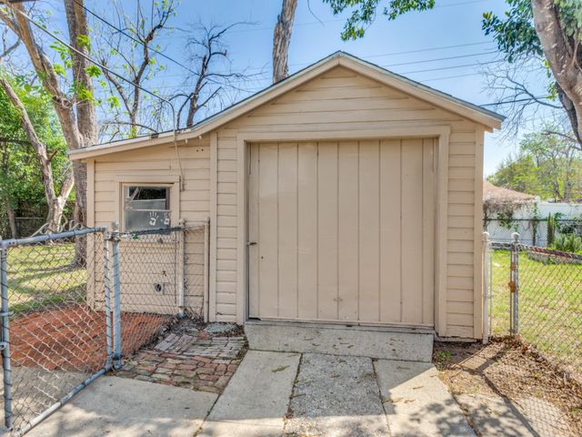 5433 Thomas Lane, River Oaks, TX 76114