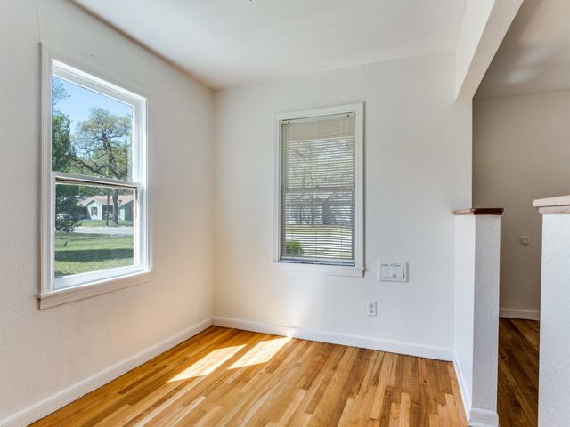 5433 Thomas Lane, River Oaks, TX 76114