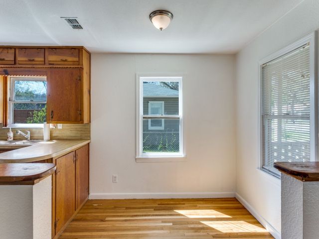 5433 Thomas Lane, River Oaks, TX 76114