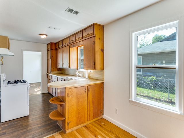 5433 Thomas Lane, River Oaks, TX 76114