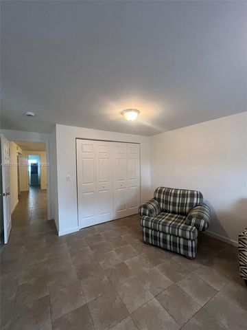 9030 SW 40th Ter, Miami, FL 33165