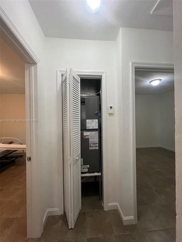 9030 SW 40th Ter, Miami, FL 33165