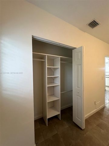 9030 SW 40th Ter, Miami, FL 33165