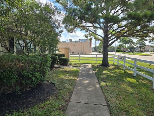 6106 Elton Knolls Street, Katy, TX 77449