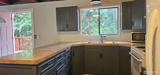 22635 Brookside Court SE, Yelm, WA 98597