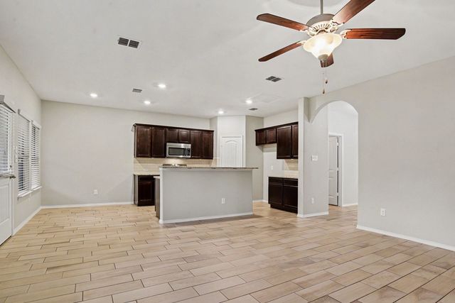 1009 N Churchill Drive, Fate, TX 75189