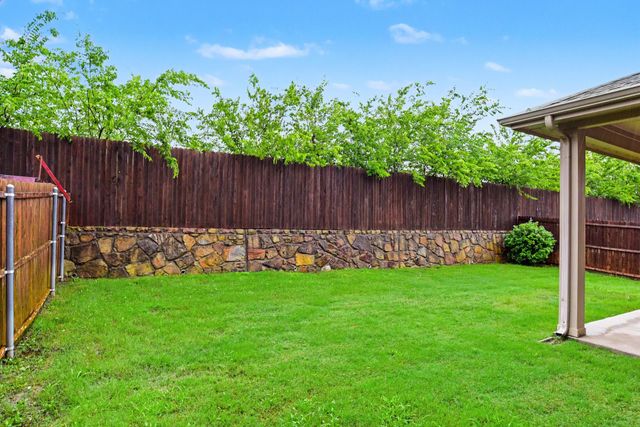 1009 N Churchill Drive, Fate, TX 75189
