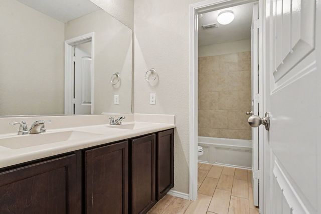 1009 N Churchill Drive, Fate, TX 75189