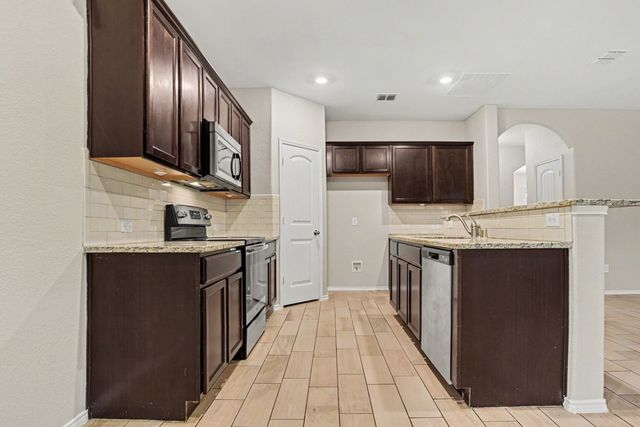 1009 N Churchill Drive, Fate, TX 75189