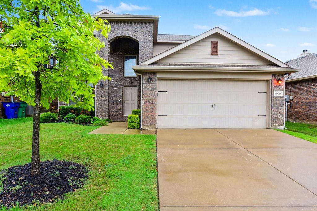 1009 N Churchill Drive, Fate, TX 75189