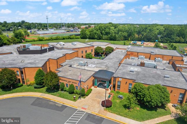 13201 MOSS RANCH LN, Fairfax, VA 22033