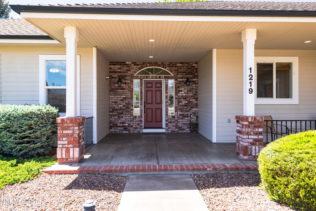 Image 3 of property listing at 1219 Keepsake Circle, Gardnerville, NV 89460
