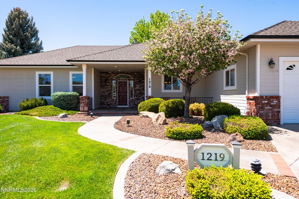 Image 5 of property listing at 1219 Keepsake Circle, Gardnerville, NV 89460