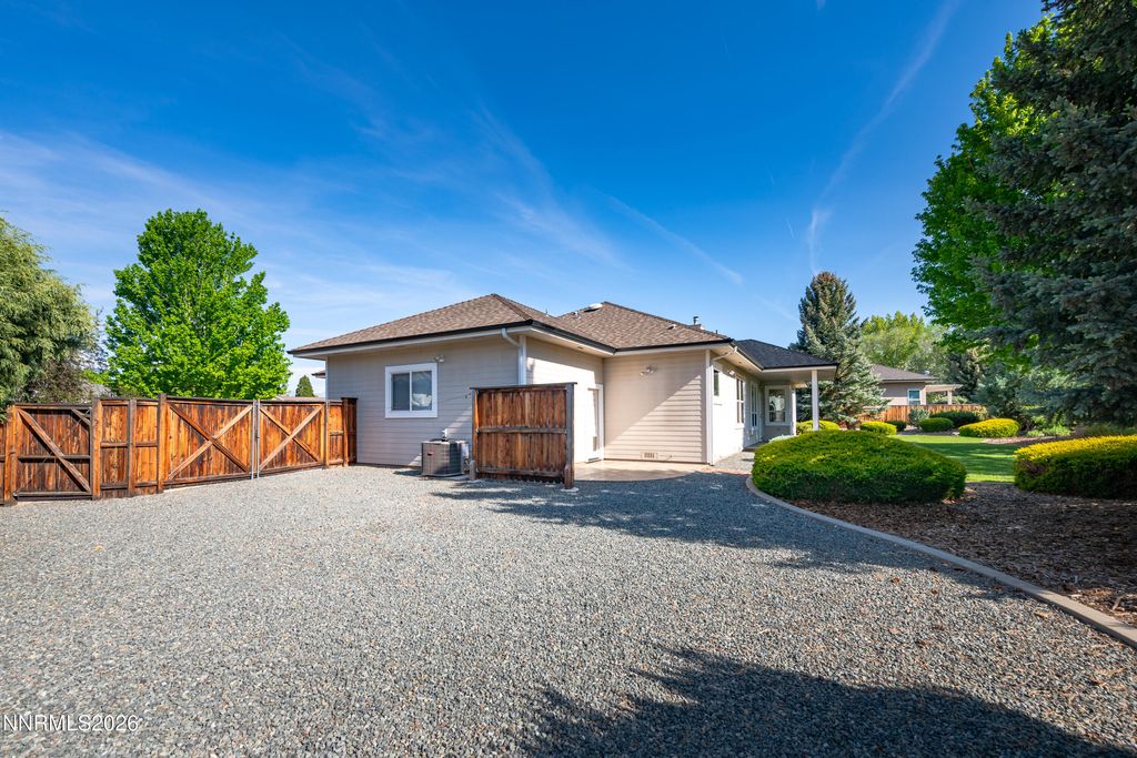 Image 7 of property listing at 1219 Keepsake Circle, Gardnerville, NV 89460