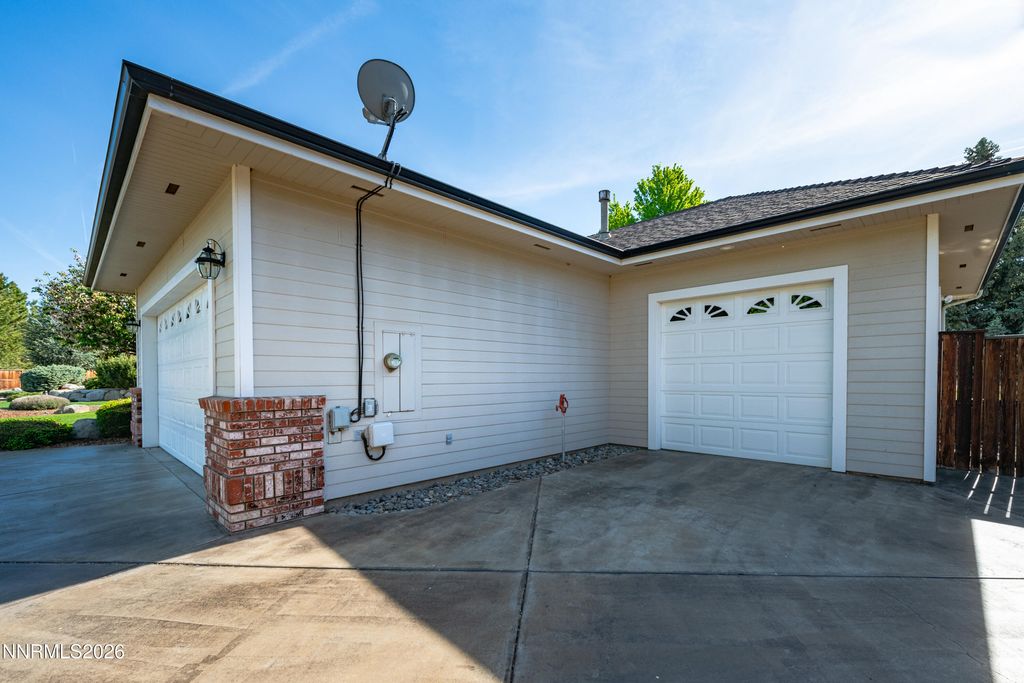 Image 8 of property listing at 1219 Keepsake Circle, Gardnerville, NV 89460