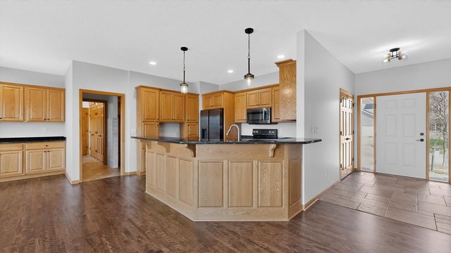 6389 Summit Pointe Road NW, Rochester, MN 55901