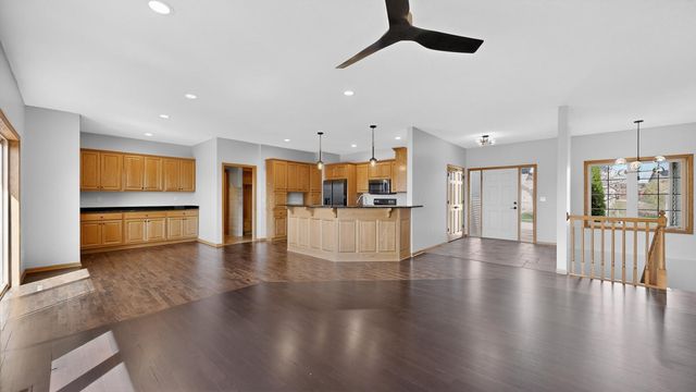 6389 Summit Pointe Road NW, Rochester, MN 55901