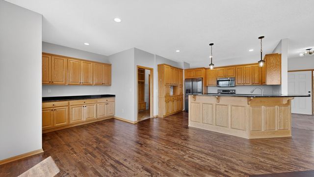 6389 Summit Pointe Road NW, Rochester, MN 55901