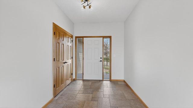 6389 Summit Pointe Road NW, Rochester, MN 55901