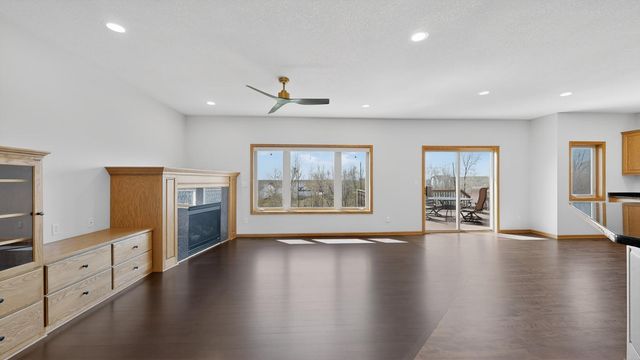 6389 Summit Pointe Road NW, Rochester, MN 55901