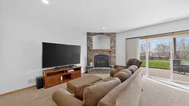 6389 Summit Pointe Road NW, Rochester, MN 55901