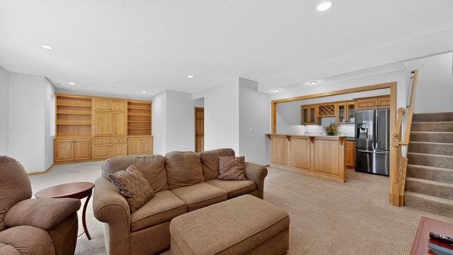 6389 Summit Pointe Road NW, Rochester, MN 55901