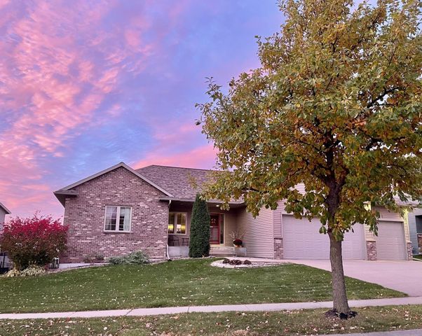 6389 Summit Pointe Road NW, Rochester, MN 55901